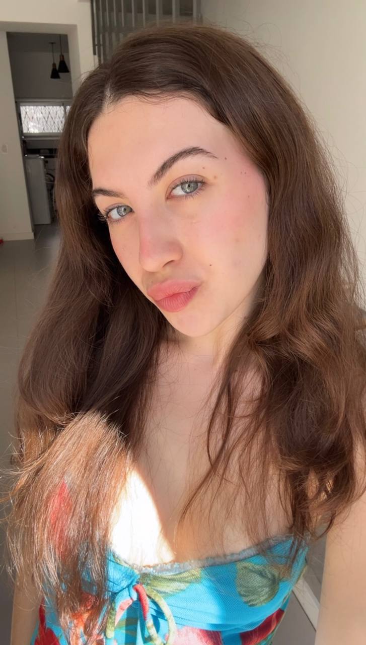 Nude girl Amber in Tirana